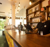 viet-asia-tour-mad-monkey-hostel-phnom-penh (21)