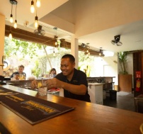 viet-asia-tour-mad-monkey-hostel-phnom-penh (7)