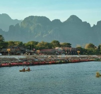 viet-asia-tour-vangvieng-sisavang-mountain-view-hotel (1)