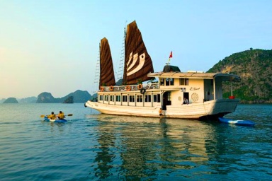 Hanoi - Halong Bay - Bai Tu Long bay - Tra Gioi beach - Cong Do Area (L, D)