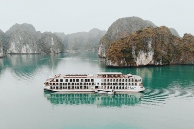 Hanoi - Tuan Chau Marina - Lan Ha bay - Dark and Bright Cave (L, D)