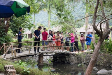 Hanoi - Hai Phong - Lan Ha bay - Ao Ech (L, D)