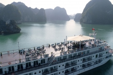 Lan Ha bay - Dark and Bright Cave - Tuan Chau Marina – Hanoi (B, Br)