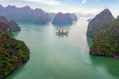 Hanoi - Hai Phong - Trung Trang cave (L, D)