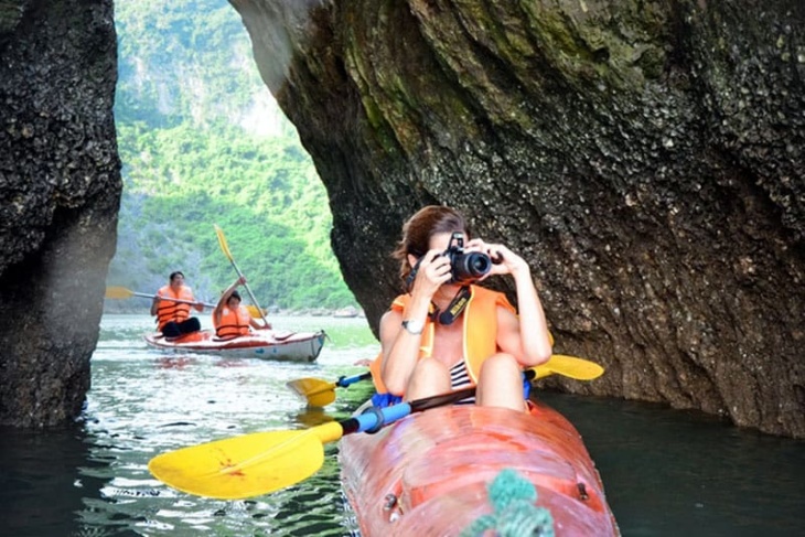 Top 18 Must-Do Luxury Cruises In Halong Bay, Vietnam