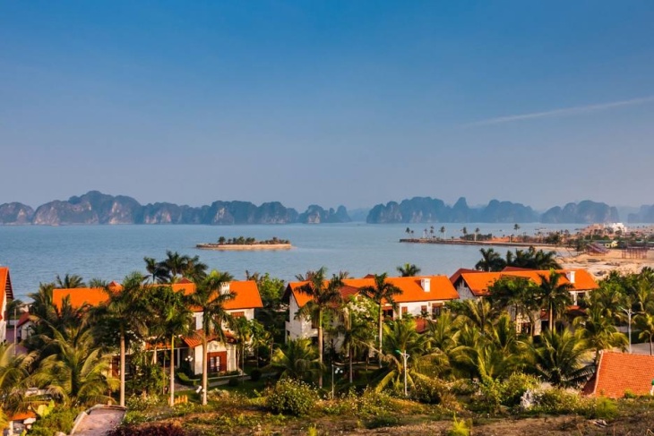 What To See And To Do In Tuan Chau Halong Bay