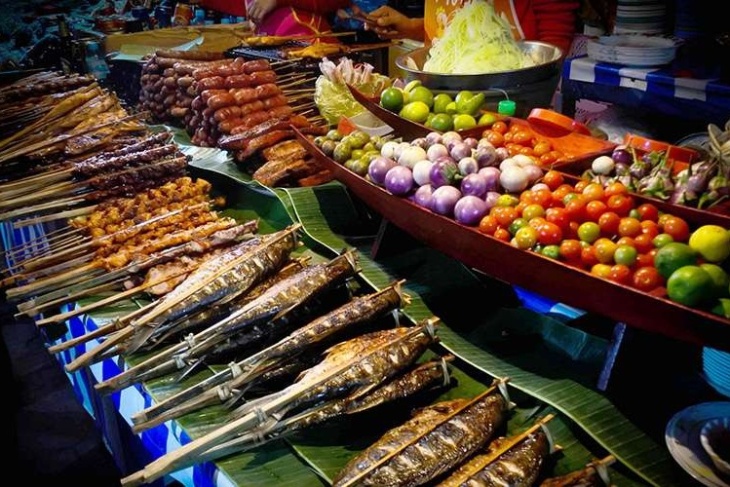 Laos Street Food Guide: 10 Dishes You Can’t Miss