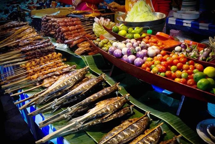 Laos Street Food Guide: 10 Dishes You Can’t Miss