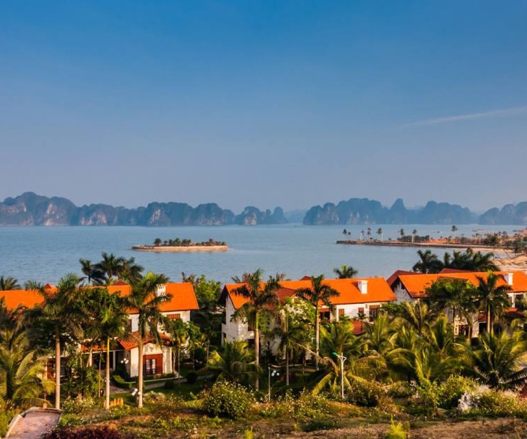 What To See And To Do In Tuan Chau Halong Bay