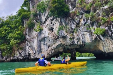 Halong Bay - Ho Dong Tien - Drum Cave - Me Cung Cave - Halong Bay (B, L, D)