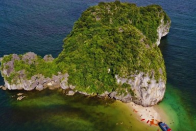 Titov Island Visit – Brunch While Cruising Ha Long Bay – Disembark & Transfer to Hanoi (B, Br)