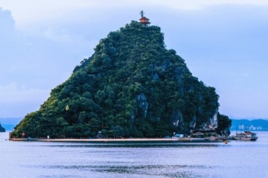 Halong Bay - Titop Island - Tuan Chau Marina – Hanoi (B, Br)