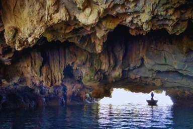 Lan Ha bay - Dark and Bright Cave - Halong Bay – Hanoi (B, Br)
