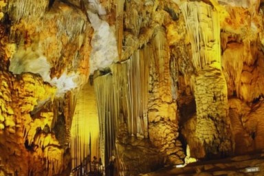 Lan Ha bay - Dark and Bright Cave - Halong Bay – Hanoi (B, Br)