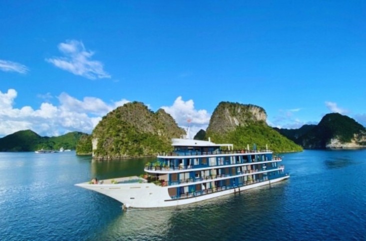 Doris Cruise Lan Ha Bay