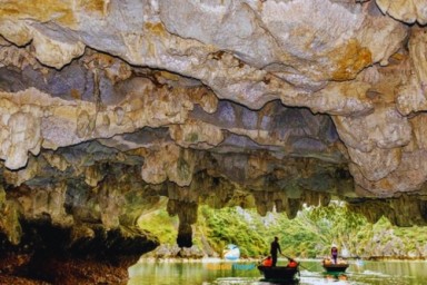 Dark and Bright Cave - Tuan Chau Marina – Hanoi (B, Br)