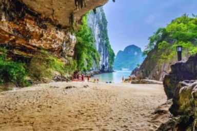 Sung Sot Cave - Halong Bay - Tuan Chau Marina – Hanoi (B, Br)