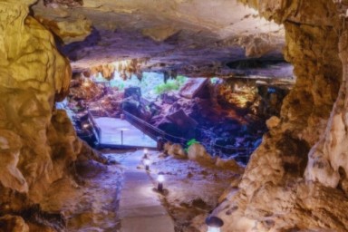 Lan Ha bay - Trung Trang cave - Tuan Chau Marina - Hanoi (B, Br)