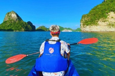 Lan Ha bay - Dark and Bright Cave - Halong Bay – Hanoi (B, Br)