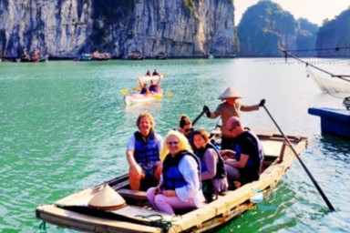 Hanoi - Halong Bay - Lan Ha bay - Dark and Bright Cave (L, D)