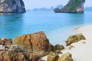 Halong Bay - Bai Tu Long bay - Cong Dam area (B, L, D)