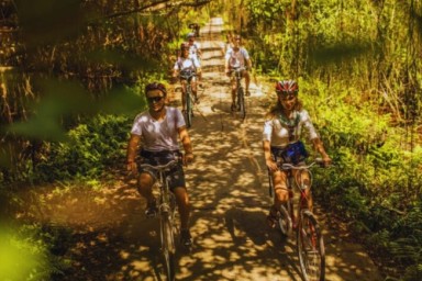 Hanoi - Halong Bay - Lan Ha bay (B, Br)