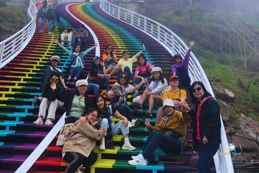 Rong May glass bridge in Sapa, Vietnam – Auasia Travel Testimonials