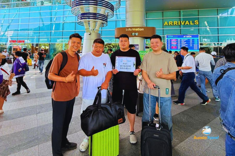 Welcome to Jan Lubos and his friend at Da Nang international airport– Auasia Travel Testimonials