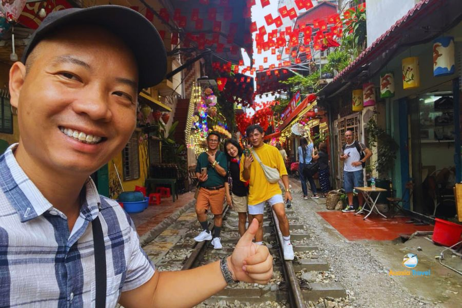 Maverick and his family experience Hanoi train street, Vietnam
