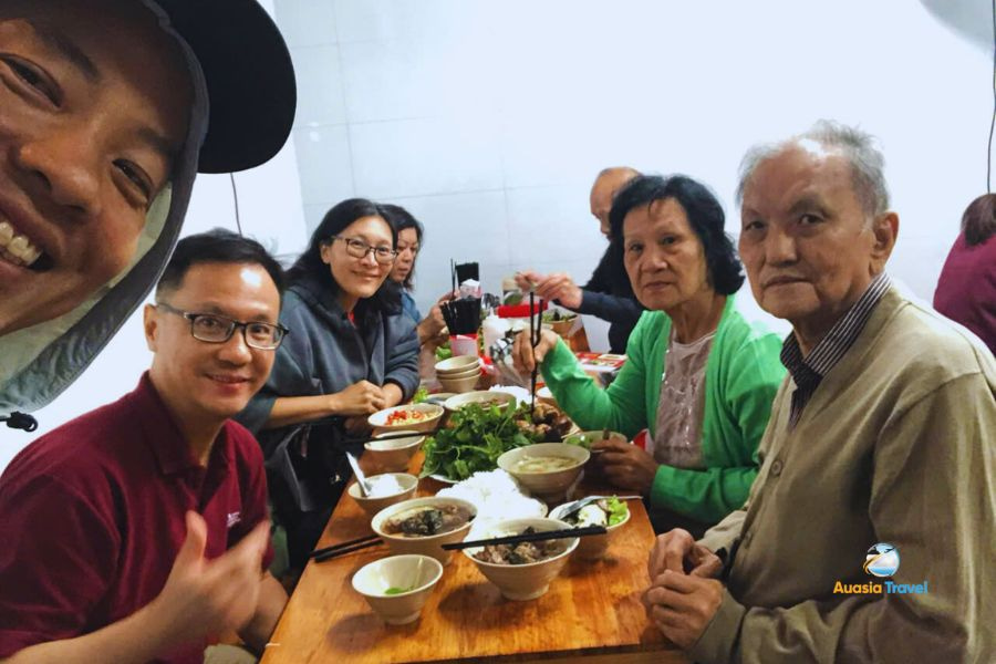 Local restaurant in the old quarter, Hanoi, Vietnam - Auasia Travel’s Testimonials