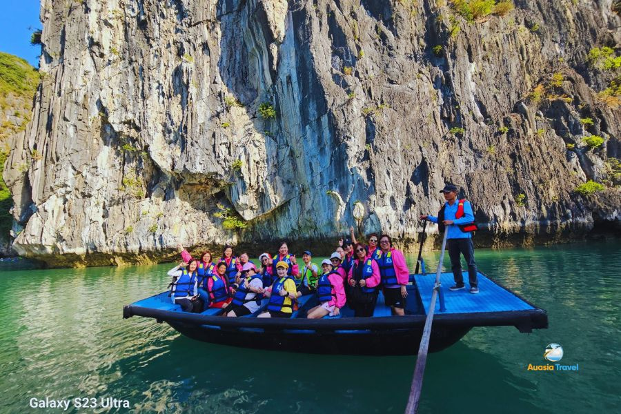 Bamboo boat in Luon cave, Halong bay, Vietnam – Auasia Travel Testimonials