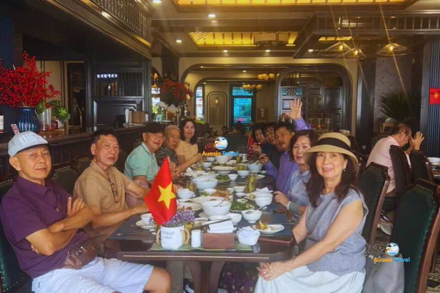 Delasol hotel’s restaurant in Sapa, Vietnam – Auasia Travel’s testimonials