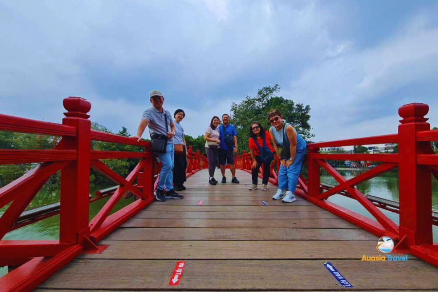 The Huc bridge in Hoan Kiem lake, Hanoi, Vietnam - Auasia Travel’s Testimonials