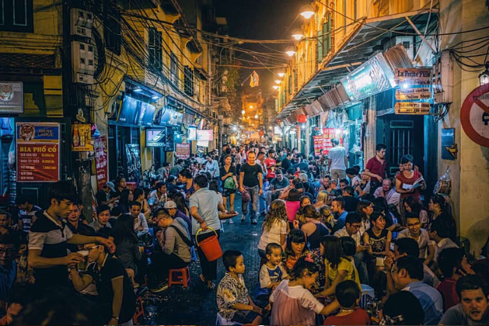 Explore-the-allure-of-hanois-old-quarter-endless-activities-await_AuasiaTravel