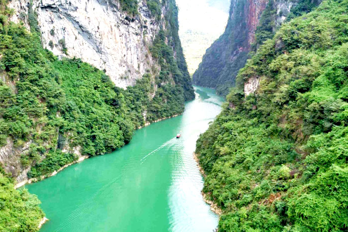 Exploring Nho Que River Ha Giang, Vietnam With Scenic River Boat Cruises