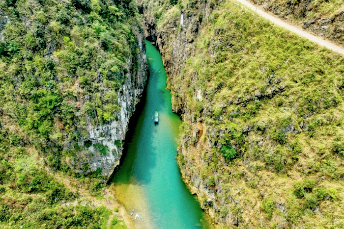 Exploring Nho Que River Ha Giang, Vietnam With Scenic River Boat Cruises