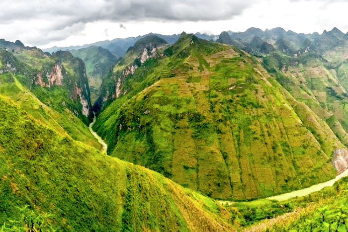 Exploring Nho Que River Ha Giang, Vietnam With Scenic River Boat Cruises