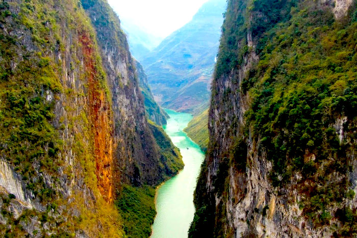 Exploring Nho Que River Ha Giang, Vietnam With Scenic River Boat Cruises