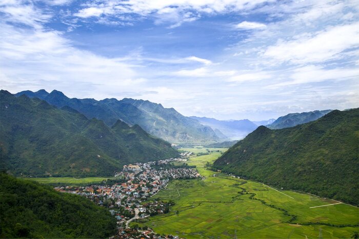 Thung-khe-pass-explore-the-best-things-to-do-in-best-viewpoint-of-mai-chau_AuasiaTravel