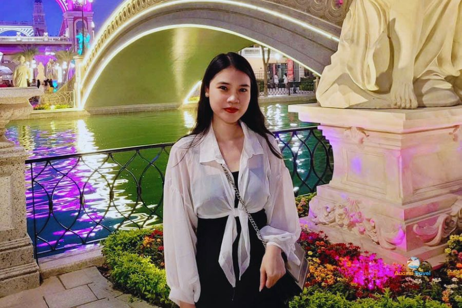 Jenny “Hương” AuasiaTravel team – professional, friendly, and dedicated travel consultant leader.